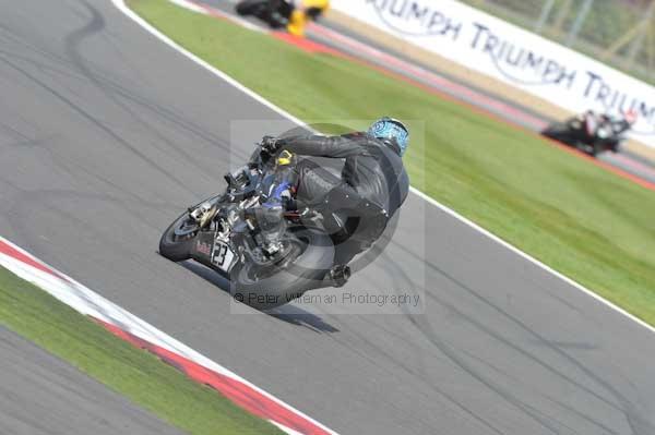 Motorcycle action photographs;Silverstone circuit;Silverstone photographs;Trackday digital images;event digital images;eventdigitalimages;no limits trackday;peter wileman photography;rockingham towcester northamptonshire;trackday;trackday photos