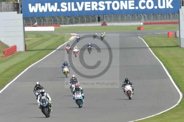 Motorcycle action photographs;Silverstone circuit;Silverstone photographs;Trackday digital images;event digital images;eventdigitalimages;no limits trackday;peter wileman photography;rockingham towcester northamptonshire;trackday;trackday photos