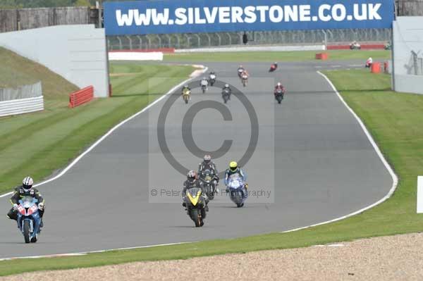 Motorcycle action photographs;Silverstone circuit;Silverstone photographs;Trackday digital images;event digital images;eventdigitalimages;no limits trackday;peter wileman photography;rockingham towcester northamptonshire;trackday;trackday photos