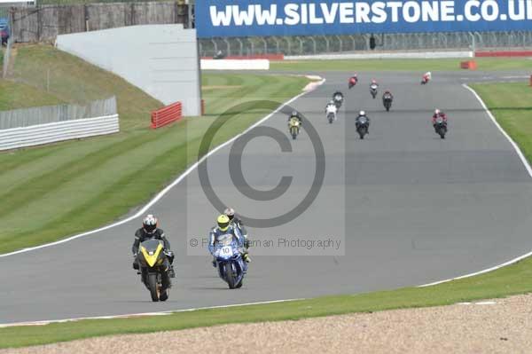 Motorcycle action photographs;Silverstone circuit;Silverstone photographs;Trackday digital images;event digital images;eventdigitalimages;no limits trackday;peter wileman photography;rockingham towcester northamptonshire;trackday;trackday photos