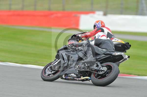 Motorcycle action photographs;Silverstone circuit;Silverstone photographs;Trackday digital images;event digital images;eventdigitalimages;no limits trackday;peter wileman photography;rockingham towcester northamptonshire;trackday;trackday photos