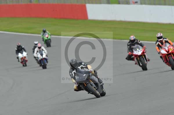 Motorcycle action photographs;Silverstone circuit;Silverstone photographs;Trackday digital images;event digital images;eventdigitalimages;no limits trackday;peter wileman photography;rockingham towcester northamptonshire;trackday;trackday photos