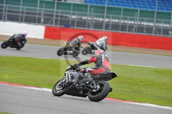 Motorcycle action photographs;Silverstone circuit;Silverstone photographs;Trackday digital images;event digital images;eventdigitalimages;no limits trackday;peter wileman photography;rockingham towcester northamptonshire;trackday;trackday photos