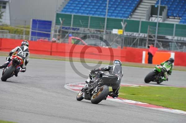 Motorcycle action photographs;Silverstone circuit;Silverstone photographs;Trackday digital images;event digital images;eventdigitalimages;no limits trackday;peter wileman photography;rockingham towcester northamptonshire;trackday;trackday photos