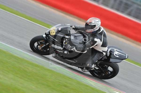 Motorcycle action photographs;Silverstone circuit;Silverstone photographs;Trackday digital images;event digital images;eventdigitalimages;no limits trackday;peter wileman photography;rockingham towcester northamptonshire;trackday;trackday photos