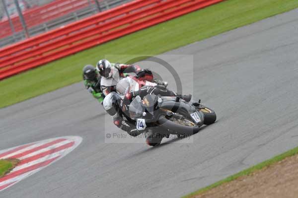 Motorcycle action photographs;Silverstone circuit;Silverstone photographs;Trackday digital images;event digital images;eventdigitalimages;no limits trackday;peter wileman photography;rockingham towcester northamptonshire;trackday;trackday photos