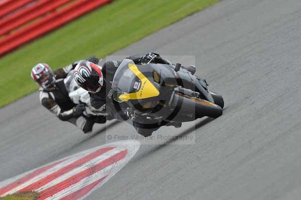 Motorcycle action photographs;Silverstone circuit;Silverstone photographs;Trackday digital images;event digital images;eventdigitalimages;no limits trackday;peter wileman photography;rockingham towcester northamptonshire;trackday;trackday photos