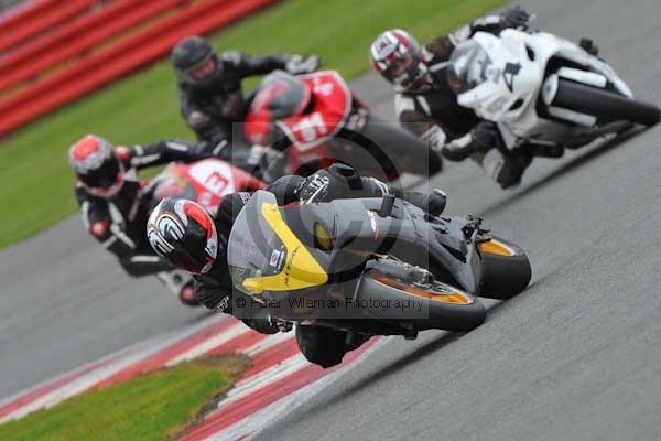 Motorcycle action photographs;Silverstone circuit;Silverstone photographs;Trackday digital images;event digital images;eventdigitalimages;no limits trackday;peter wileman photography;rockingham towcester northamptonshire;trackday;trackday photos