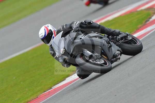 Motorcycle action photographs;Silverstone circuit;Silverstone photographs;Trackday digital images;event digital images;eventdigitalimages;no limits trackday;peter wileman photography;rockingham towcester northamptonshire;trackday;trackday photos