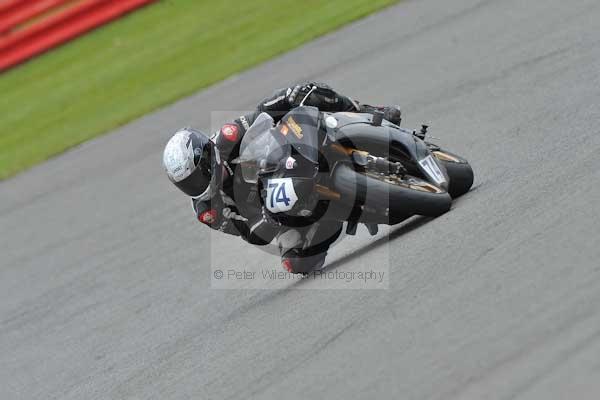 Motorcycle action photographs;Silverstone circuit;Silverstone photographs;Trackday digital images;event digital images;eventdigitalimages;no limits trackday;peter wileman photography;rockingham towcester northamptonshire;trackday;trackday photos