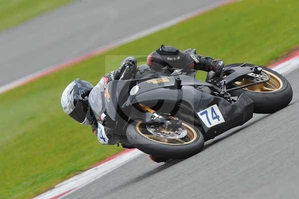 Motorcycle action photographs;Silverstone circuit;Silverstone photographs;Trackday digital images;event digital images;eventdigitalimages;no limits trackday;peter wileman photography;rockingham towcester northamptonshire;trackday;trackday photos