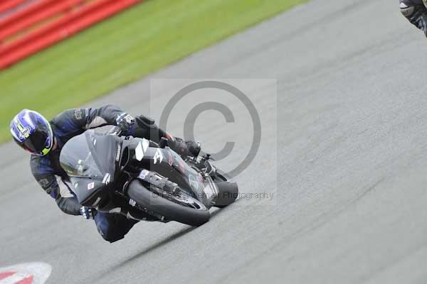 Motorcycle action photographs;Silverstone circuit;Silverstone photographs;Trackday digital images;event digital images;eventdigitalimages;no limits trackday;peter wileman photography;rockingham towcester northamptonshire;trackday;trackday photos