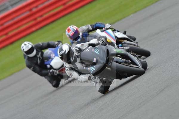 Motorcycle action photographs;Silverstone circuit;Silverstone photographs;Trackday digital images;event digital images;eventdigitalimages;no limits trackday;peter wileman photography;rockingham towcester northamptonshire;trackday;trackday photos