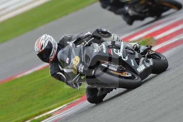 Motorcycle action photographs;Silverstone circuit;Silverstone photographs;Trackday digital images;event digital images;eventdigitalimages;no limits trackday;peter wileman photography;rockingham towcester northamptonshire;trackday;trackday photos