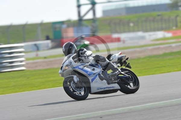 Motorcycle action photographs;Silverstone circuit;Silverstone photographs;Trackday digital images;event digital images;eventdigitalimages;no limits trackday;peter wileman photography;rockingham towcester northamptonshire;trackday;trackday photos