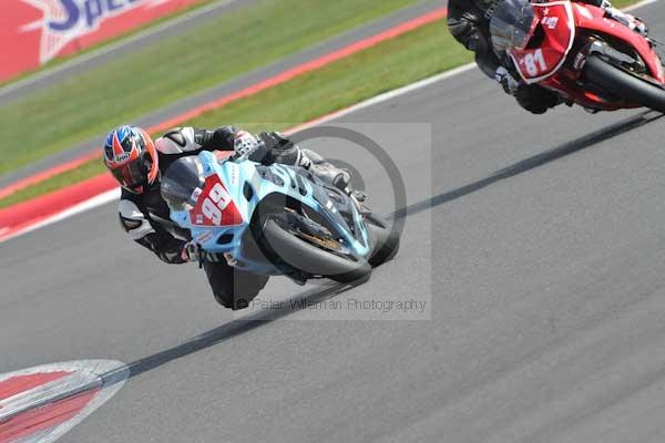 Motorcycle action photographs;Silverstone circuit;Silverstone photographs;Trackday digital images;event digital images;eventdigitalimages;no limits trackday;peter wileman photography;rockingham towcester northamptonshire;trackday;trackday photos