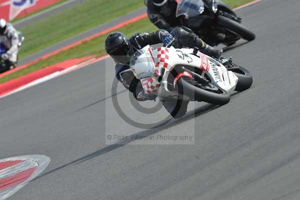 Motorcycle action photographs;Silverstone circuit;Silverstone photographs;Trackday digital images;event digital images;eventdigitalimages;no limits trackday;peter wileman photography;rockingham towcester northamptonshire;trackday;trackday photos