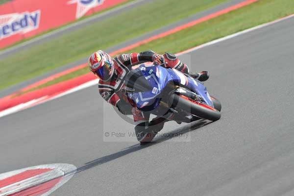 Motorcycle action photographs;Silverstone circuit;Silverstone photographs;Trackday digital images;event digital images;eventdigitalimages;no limits trackday;peter wileman photography;rockingham towcester northamptonshire;trackday;trackday photos