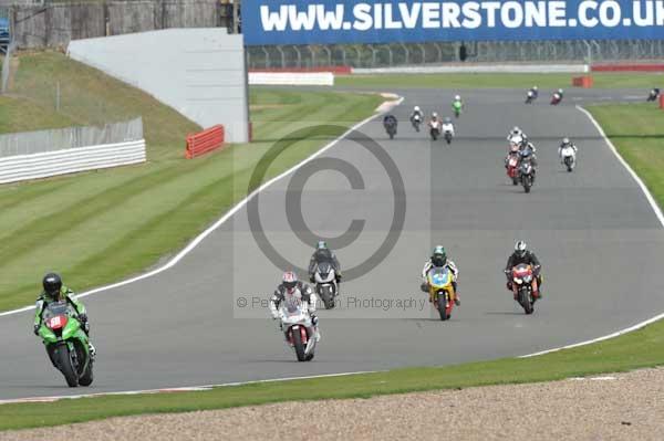 Motorcycle action photographs;Silverstone circuit;Silverstone photographs;Trackday digital images;event digital images;eventdigitalimages;no limits trackday;peter wileman photography;rockingham towcester northamptonshire;trackday;trackday photos