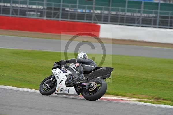 Motorcycle action photographs;Silverstone circuit;Silverstone photographs;Trackday digital images;event digital images;eventdigitalimages;no limits trackday;peter wileman photography;rockingham towcester northamptonshire;trackday;trackday photos