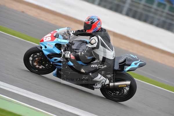 Motorcycle action photographs;Silverstone circuit;Silverstone photographs;Trackday digital images;event digital images;eventdigitalimages;no limits trackday;peter wileman photography;rockingham towcester northamptonshire;trackday;trackday photos