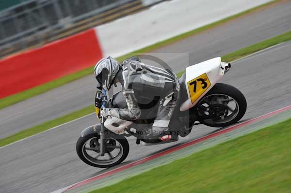 Motorcycle action photographs;Silverstone circuit;Silverstone photographs;Trackday digital images;event digital images;eventdigitalimages;no limits trackday;peter wileman photography;rockingham towcester northamptonshire;trackday;trackday photos