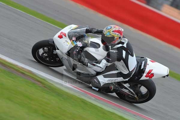 Motorcycle action photographs;Silverstone circuit;Silverstone photographs;Trackday digital images;event digital images;eventdigitalimages;no limits trackday;peter wileman photography;rockingham towcester northamptonshire;trackday;trackday photos