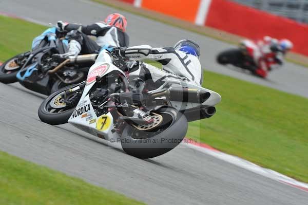 Motorcycle action photographs;Silverstone circuit;Silverstone photographs;Trackday digital images;event digital images;eventdigitalimages;no limits trackday;peter wileman photography;rockingham towcester northamptonshire;trackday;trackday photos