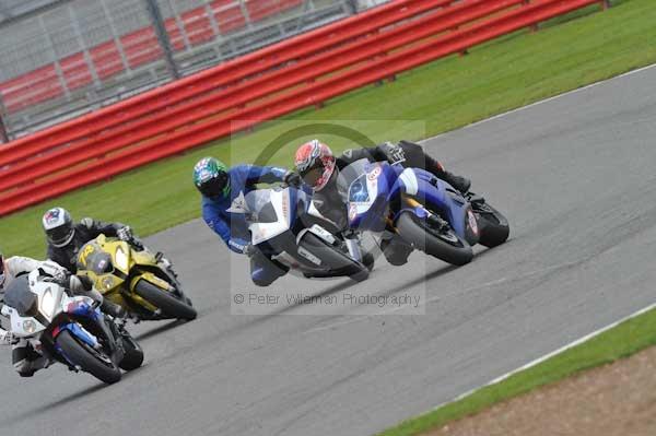 Motorcycle action photographs;Silverstone circuit;Silverstone photographs;Trackday digital images;event digital images;eventdigitalimages;no limits trackday;peter wileman photography;rockingham towcester northamptonshire;trackday;trackday photos