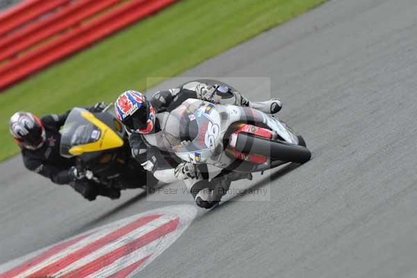 Motorcycle action photographs;Silverstone circuit;Silverstone photographs;Trackday digital images;event digital images;eventdigitalimages;no limits trackday;peter wileman photography;rockingham towcester northamptonshire;trackday;trackday photos