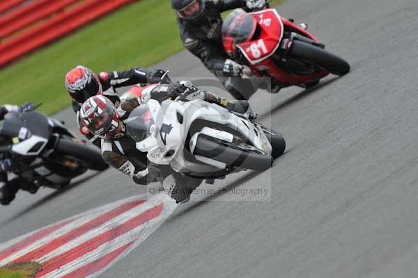 Motorcycle action photographs;Silverstone circuit;Silverstone photographs;Trackday digital images;event digital images;eventdigitalimages;no limits trackday;peter wileman photography;rockingham towcester northamptonshire;trackday;trackday photos