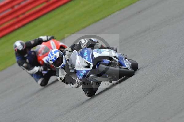 Motorcycle action photographs;Silverstone circuit;Silverstone photographs;Trackday digital images;event digital images;eventdigitalimages;no limits trackday;peter wileman photography;rockingham towcester northamptonshire;trackday;trackday photos