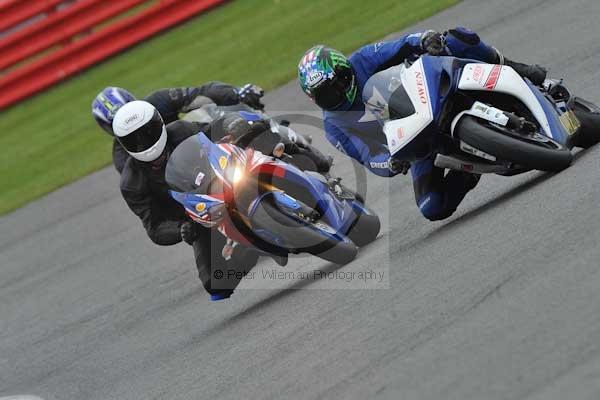 Motorcycle action photographs;Silverstone circuit;Silverstone photographs;Trackday digital images;event digital images;eventdigitalimages;no limits trackday;peter wileman photography;rockingham towcester northamptonshire;trackday;trackday photos