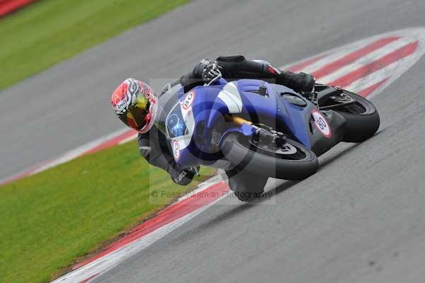 Motorcycle action photographs;Silverstone circuit;Silverstone photographs;Trackday digital images;event digital images;eventdigitalimages;no limits trackday;peter wileman photography;rockingham towcester northamptonshire;trackday;trackday photos