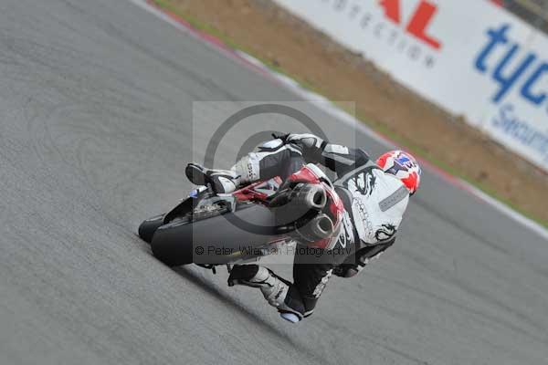 Motorcycle action photographs;Silverstone circuit;Silverstone photographs;Trackday digital images;event digital images;eventdigitalimages;no limits trackday;peter wileman photography;rockingham towcester northamptonshire;trackday;trackday photos