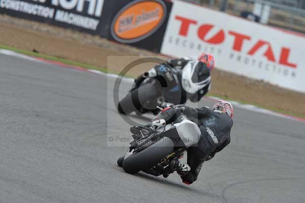 Motorcycle action photographs;Silverstone circuit;Silverstone photographs;Trackday digital images;event digital images;eventdigitalimages;no limits trackday;peter wileman photography;rockingham towcester northamptonshire;trackday;trackday photos