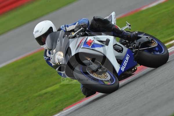 Motorcycle action photographs;Silverstone circuit;Silverstone photographs;Trackday digital images;event digital images;eventdigitalimages;no limits trackday;peter wileman photography;rockingham towcester northamptonshire;trackday;trackday photos