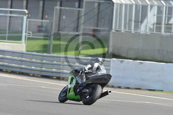 Motorcycle action photographs;Silverstone circuit;Silverstone photographs;Trackday digital images;event digital images;eventdigitalimages;no limits trackday;peter wileman photography;rockingham towcester northamptonshire;trackday;trackday photos