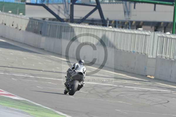 Motorcycle action photographs;Silverstone circuit;Silverstone photographs;Trackday digital images;event digital images;eventdigitalimages;no limits trackday;peter wileman photography;rockingham towcester northamptonshire;trackday;trackday photos