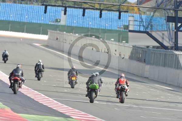 Motorcycle action photographs;Silverstone circuit;Silverstone photographs;Trackday digital images;event digital images;eventdigitalimages;no limits trackday;peter wileman photography;rockingham towcester northamptonshire;trackday;trackday photos