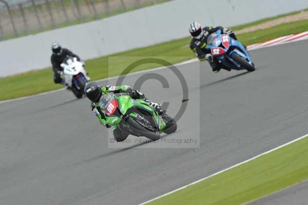 Motorcycle action photographs;Silverstone circuit;Silverstone photographs;Trackday digital images;event digital images;eventdigitalimages;no limits trackday;peter wileman photography;rockingham towcester northamptonshire;trackday;trackday photos