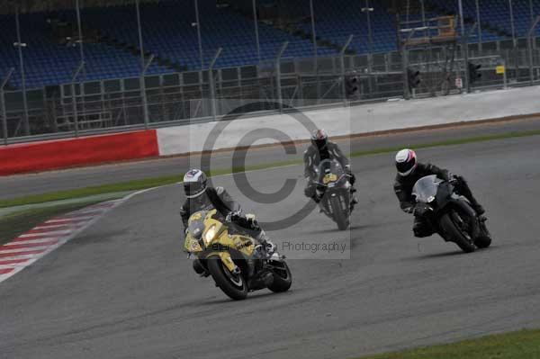 Motorcycle action photographs;Silverstone circuit;Silverstone photographs;Trackday digital images;event digital images;eventdigitalimages;no limits trackday;peter wileman photography;rockingham towcester northamptonshire;trackday;trackday photos