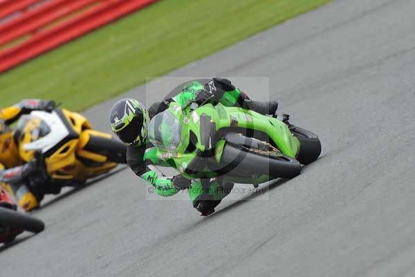 Motorcycle action photographs;Silverstone circuit;Silverstone photographs;Trackday digital images;event digital images;eventdigitalimages;no limits trackday;peter wileman photography;rockingham towcester northamptonshire;trackday;trackday photos