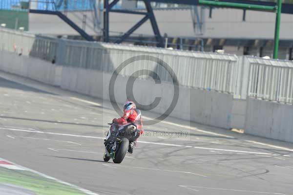 Motorcycle action photographs;Silverstone circuit;Silverstone photographs;Trackday digital images;event digital images;eventdigitalimages;no limits trackday;peter wileman photography;rockingham towcester northamptonshire;trackday;trackday photos