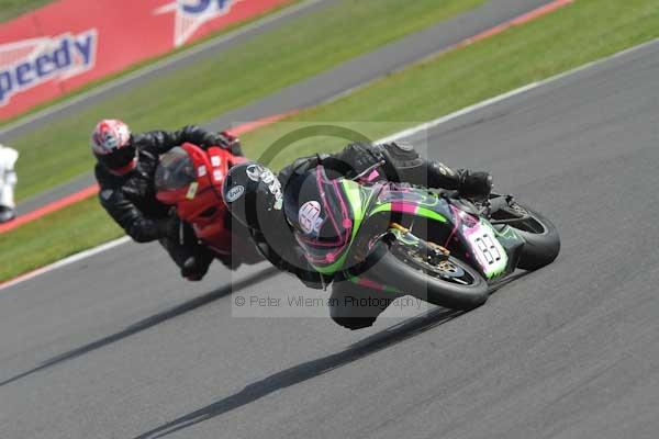 Motorcycle action photographs;Silverstone circuit;Silverstone photographs;Trackday digital images;event digital images;eventdigitalimages;no limits trackday;peter wileman photography;rockingham towcester northamptonshire;trackday;trackday photos