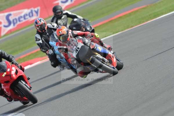 Motorcycle action photographs;Silverstone circuit;Silverstone photographs;Trackday digital images;event digital images;eventdigitalimages;no limits trackday;peter wileman photography;rockingham towcester northamptonshire;trackday;trackday photos