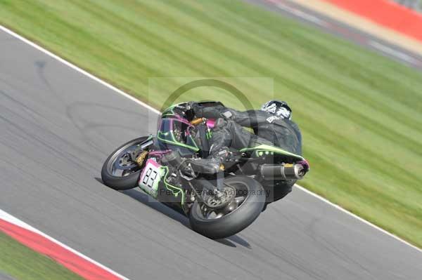 Motorcycle action photographs;Silverstone circuit;Silverstone photographs;Trackday digital images;event digital images;eventdigitalimages;no limits trackday;peter wileman photography;rockingham towcester northamptonshire;trackday;trackday photos