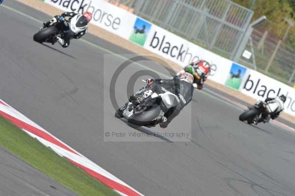 Motorcycle action photographs;Silverstone circuit;Silverstone photographs;Trackday digital images;event digital images;eventdigitalimages;no limits trackday;peter wileman photography;rockingham towcester northamptonshire;trackday;trackday photos