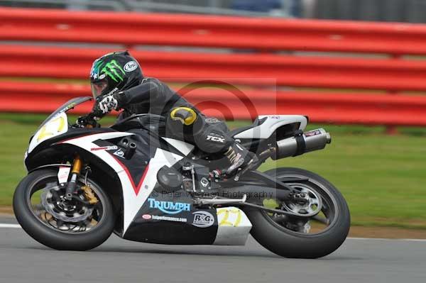 Motorcycle action photographs;Silverstone circuit;Silverstone photographs;Trackday digital images;event digital images;eventdigitalimages;no limits trackday;peter wileman photography;rockingham towcester northamptonshire;trackday;trackday photos