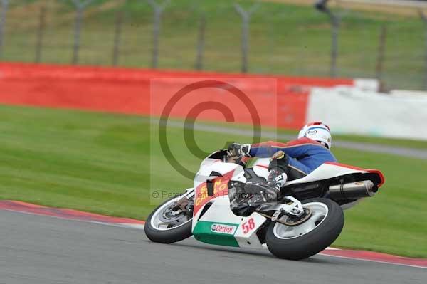 Motorcycle action photographs;Silverstone circuit;Silverstone photographs;Trackday digital images;event digital images;eventdigitalimages;no limits trackday;peter wileman photography;rockingham towcester northamptonshire;trackday;trackday photos